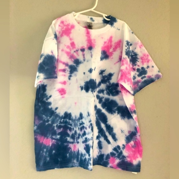 ⭐️FUNDRAISER ALERT⭐️ Tie Dye Kids T-shirt sz L - Picture 2 of 4